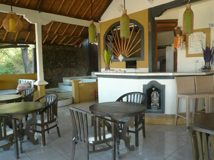 Бунутан: Cest Bon Homestay 1