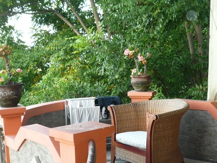 Бунутан: Cest Bon Homestay 1