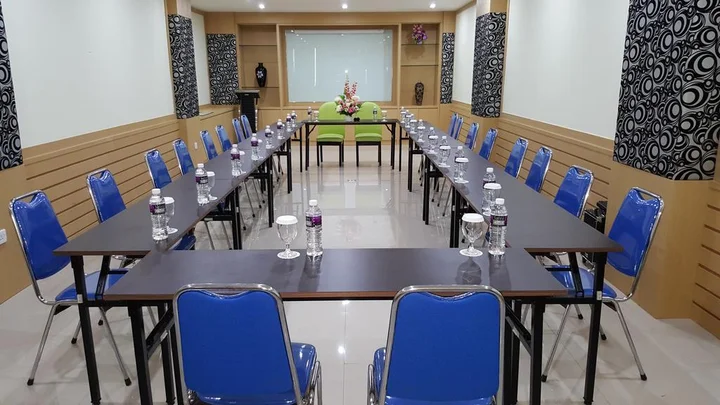 Батам: OYO 666 D' Grande Hotel Batam