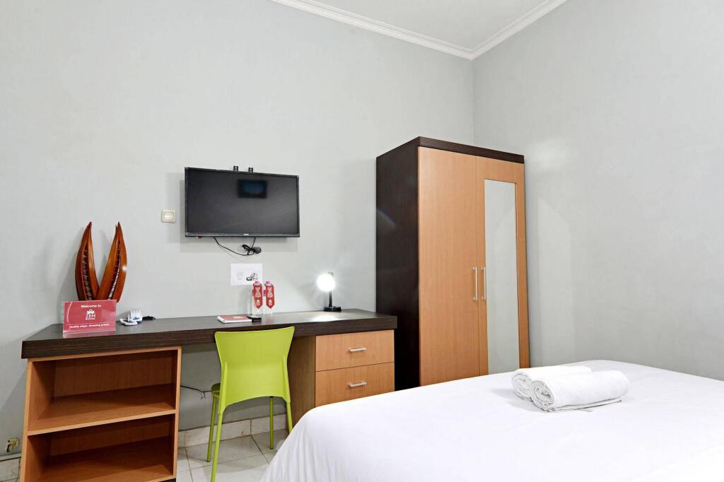 Батуретно: ZEN Rooms Godean
