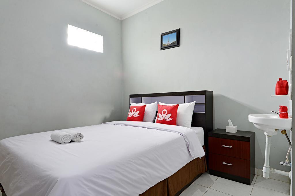 Батуретно: ZEN Rooms Godean