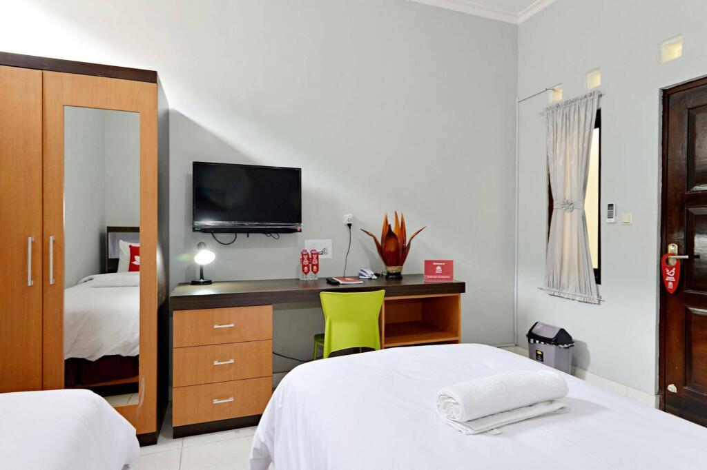 Батуретно: ZEN Rooms Godean