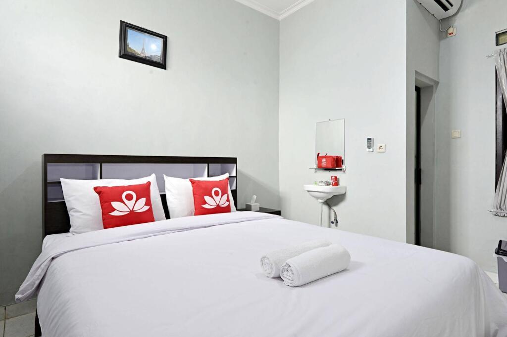 Батуретно: ZEN Rooms Godean