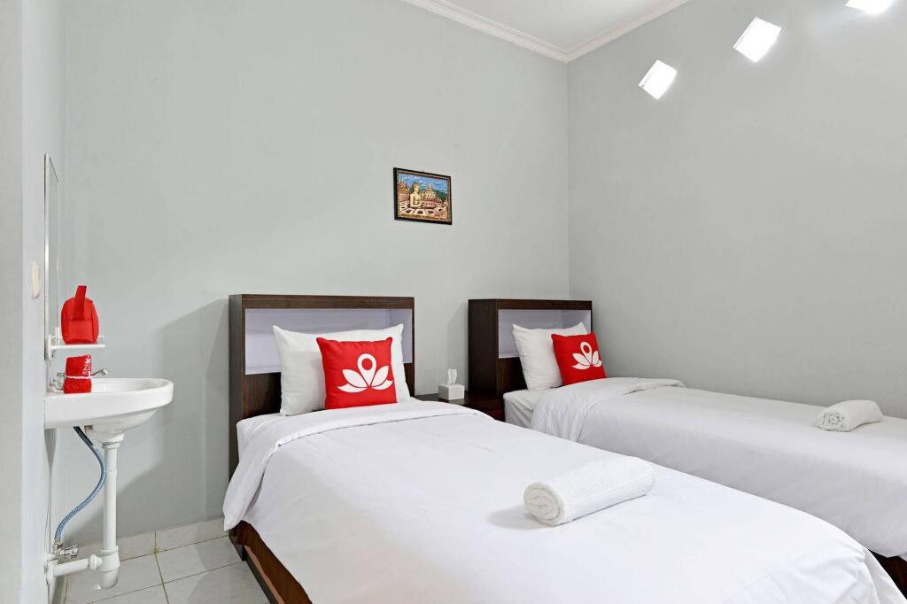 Батуретно: ZEN Rooms Godean