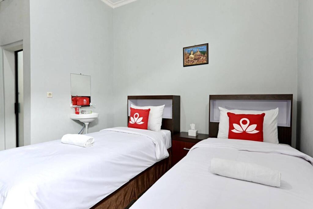 Батуретно: ZEN Rooms Godean