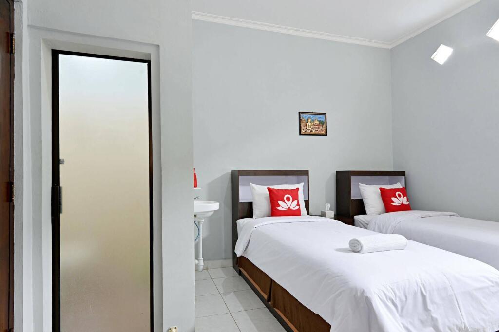 Батуретно: ZEN Rooms Godean