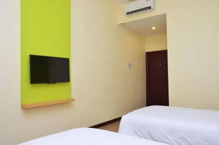 Сурабая: ZEN Rooms Raya Rungkut