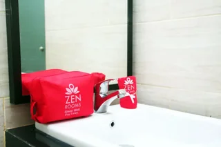 Сурабая: ZEN Rooms By Pass Juanda