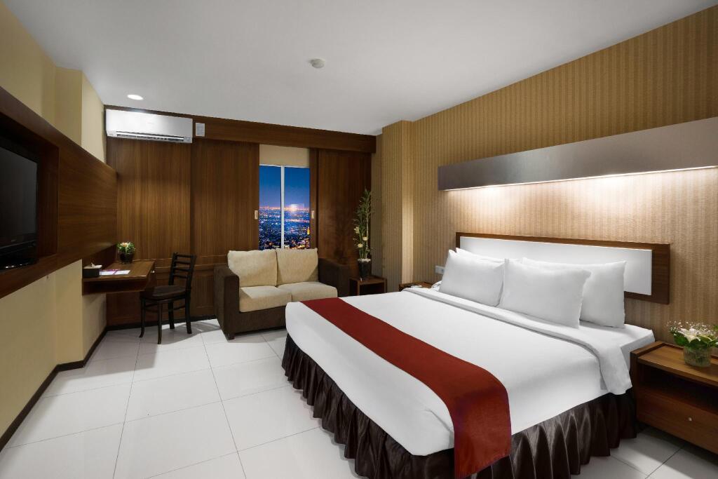 Garuda Plaza Hotel — фото 1