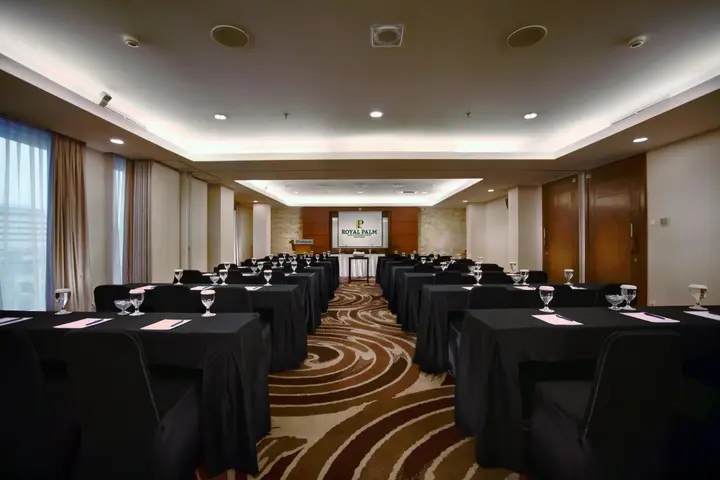 Джакарта: Royal Palm Hotel & Conference Center Cengkareng