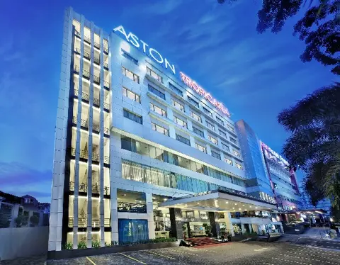 Бандунг: Отель Aston Tropicana