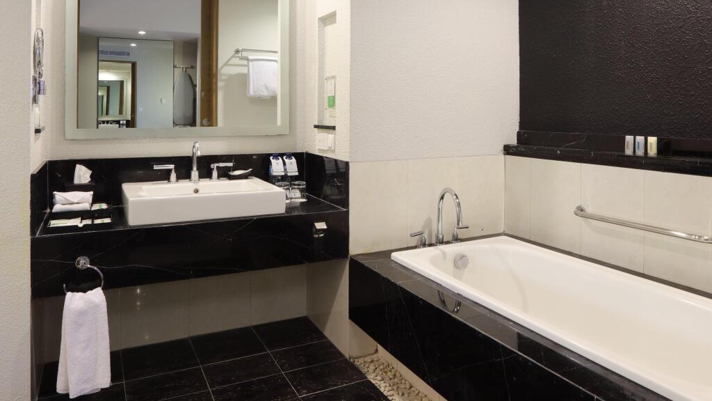 Бандунг: Holiday Inn Bandung Pasteur by IHG