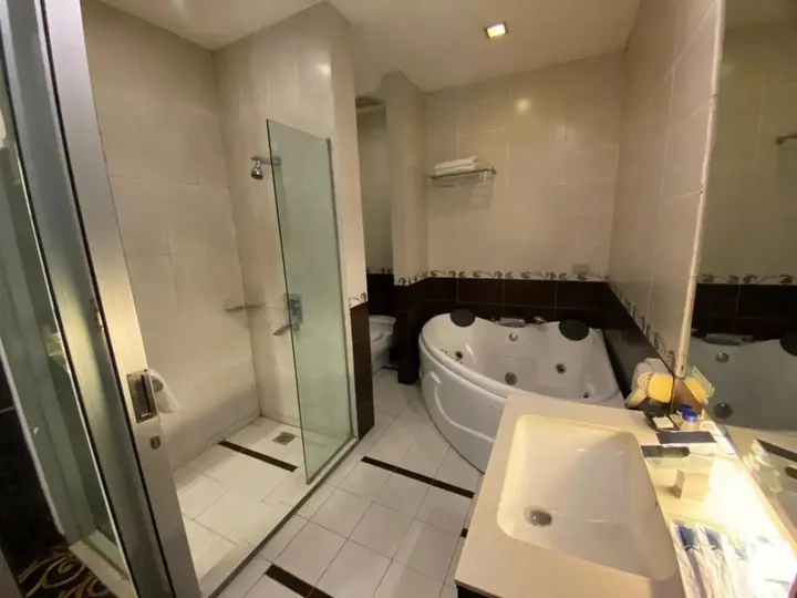 Бандунг: Golden Flower Hotel Bandung
