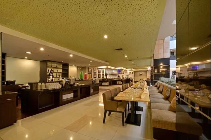 Бандунг: Golden Flower Hotel Bandung