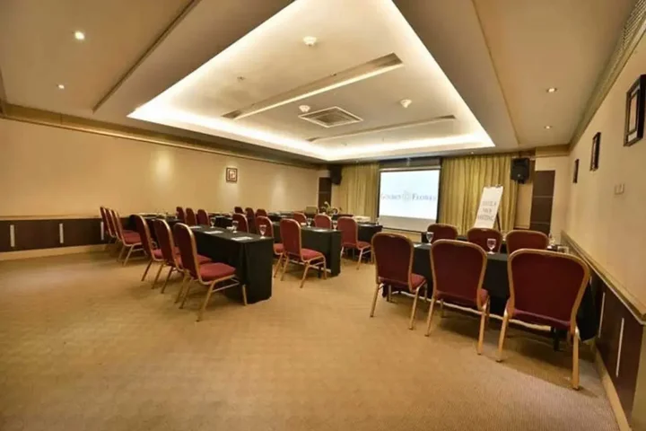 Бандунг: Golden Flower Hotel Bandung