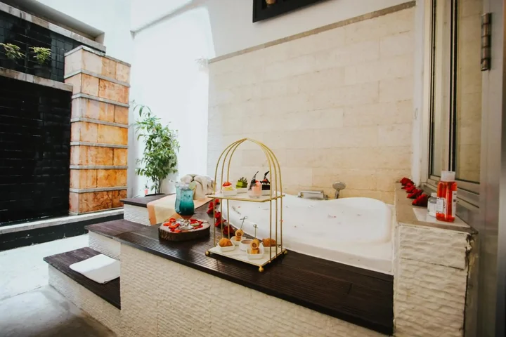 Бандунг: Golden Flower Hotel Bandung