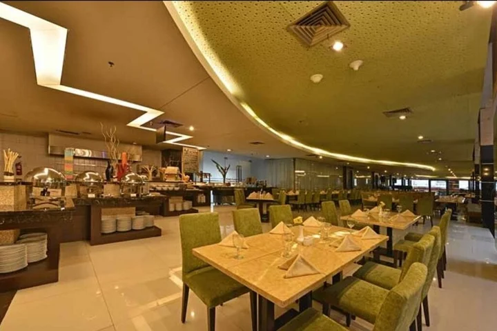 Бандунг: Golden Flower Hotel Bandung