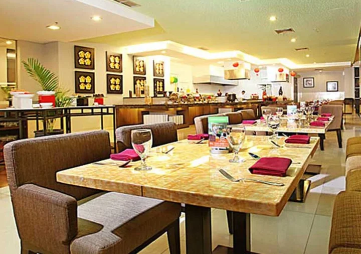 Бандунг: Golden Flower Hotel Bandung