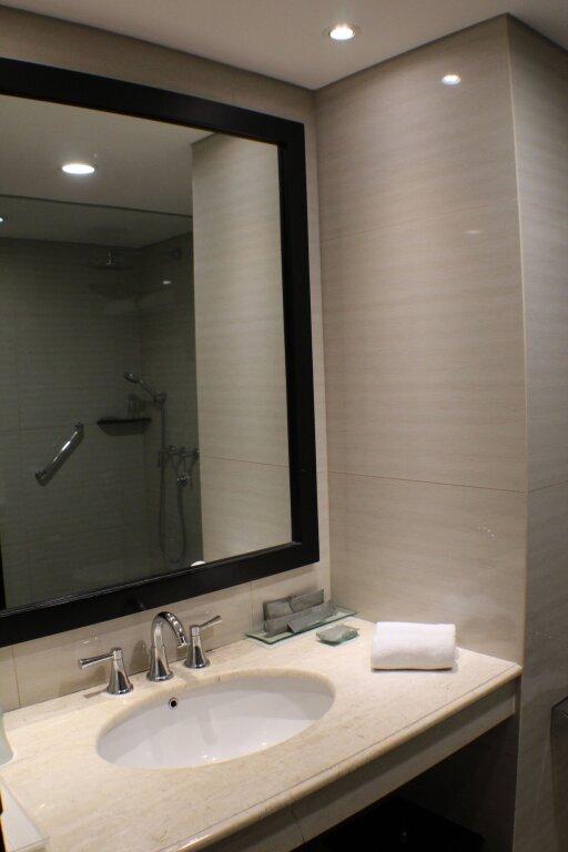Сурабая: Hotel Santika Pandegiling Surabaya
