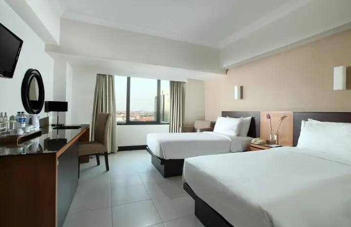 Сурабая: Hotel Santika Pandegiling Surabaya
