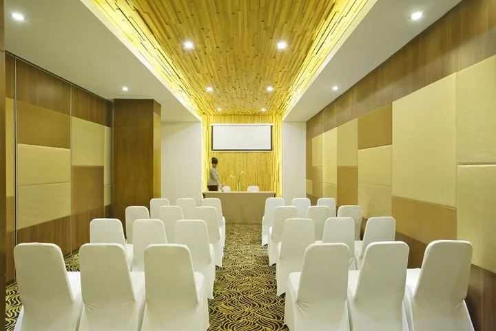 Сурабая: Hotel Santika Pandegiling Surabaya