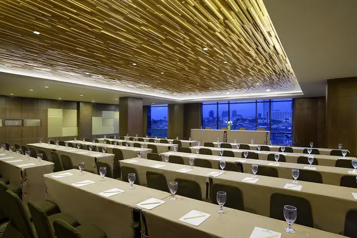 Сурабая: Hotel Santika Pandegiling Surabaya