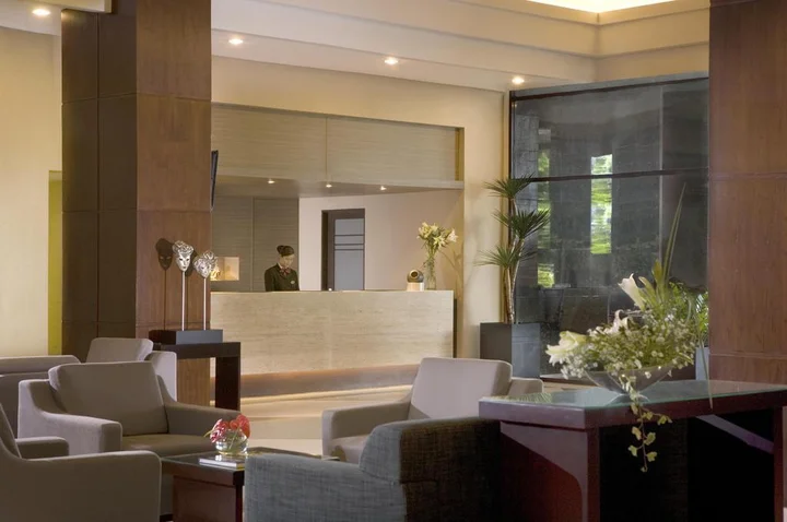 Сурабая: Hotel Santika Pandegiling Surabaya