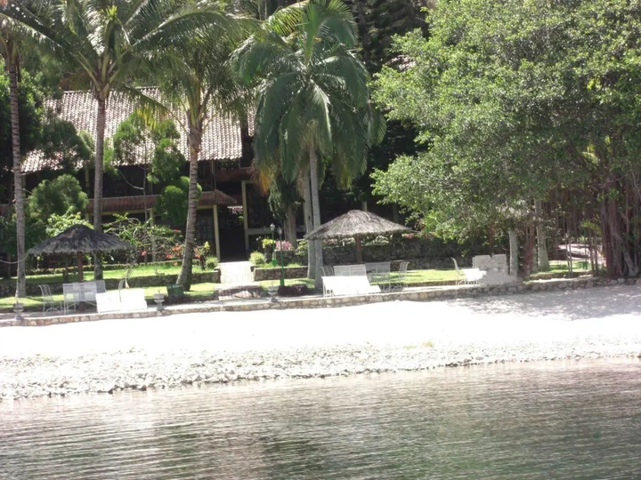 Озеро Тоба: Pandu Lakeside Hotel Tuktuk