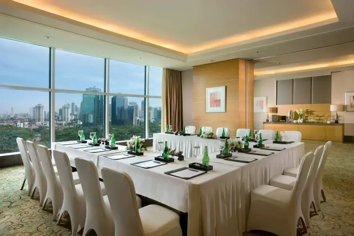 Джакарта: The Ritz-Carlton Jakarta, Pacific Place