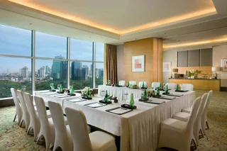 Джакарта: The Ritz-Carlton Jakarta, Pacific Place