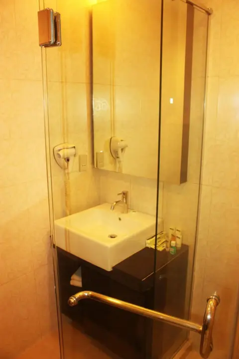 Медан: Travellers Suites Serviced Apartments