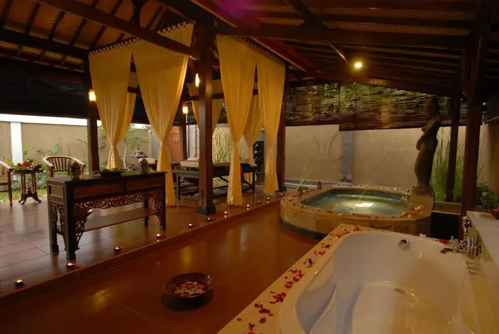 Каликбукбук: Banyualit Spa 'n Resort Lovina
