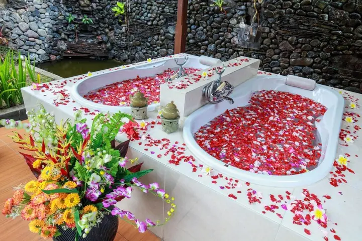 Каликбукбук: Banyualit Spa 'n Resort Lovina