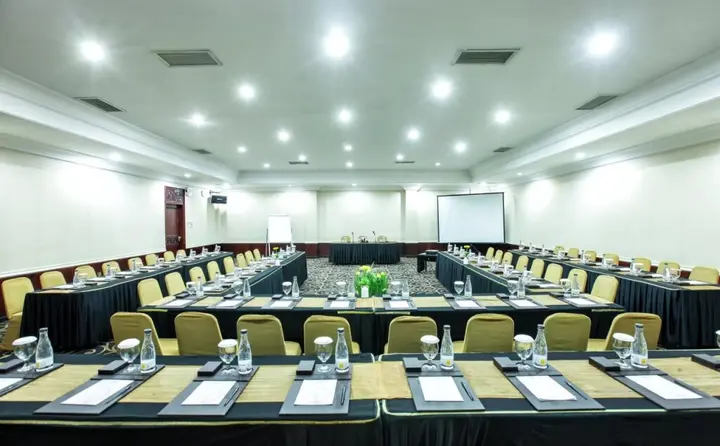 Сурабая: Singgasana Hotel Surabaya