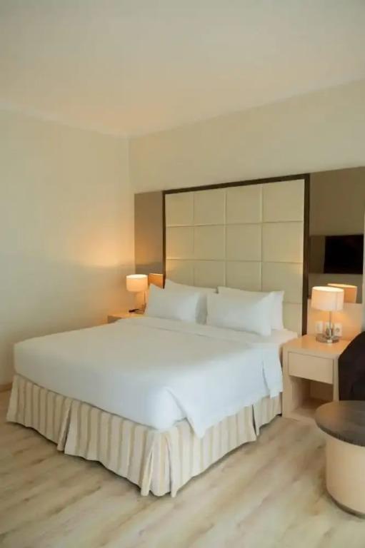Петумбак: The Hill Hotel & Resort Sibolangit
