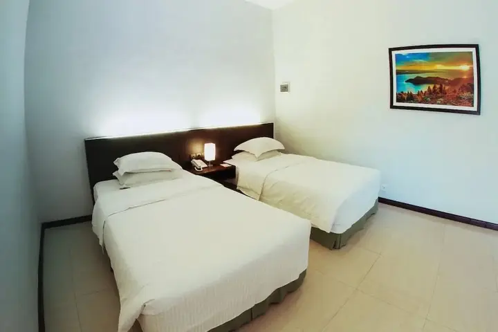 Петумбак: The Hill Hotel & Resort Sibolangit