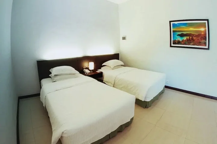 Петумбак: The Hill Hotel & Resort Sibolangit