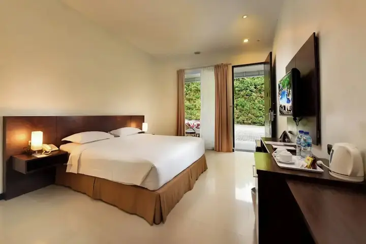 Петумбак: The Hill Hotel & Resort Sibolangit