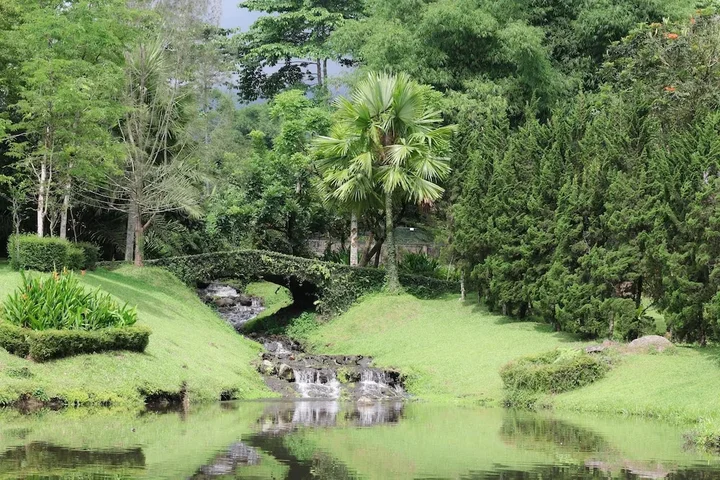 Петумбак: The Hill Hotel & Resort Sibolangit
