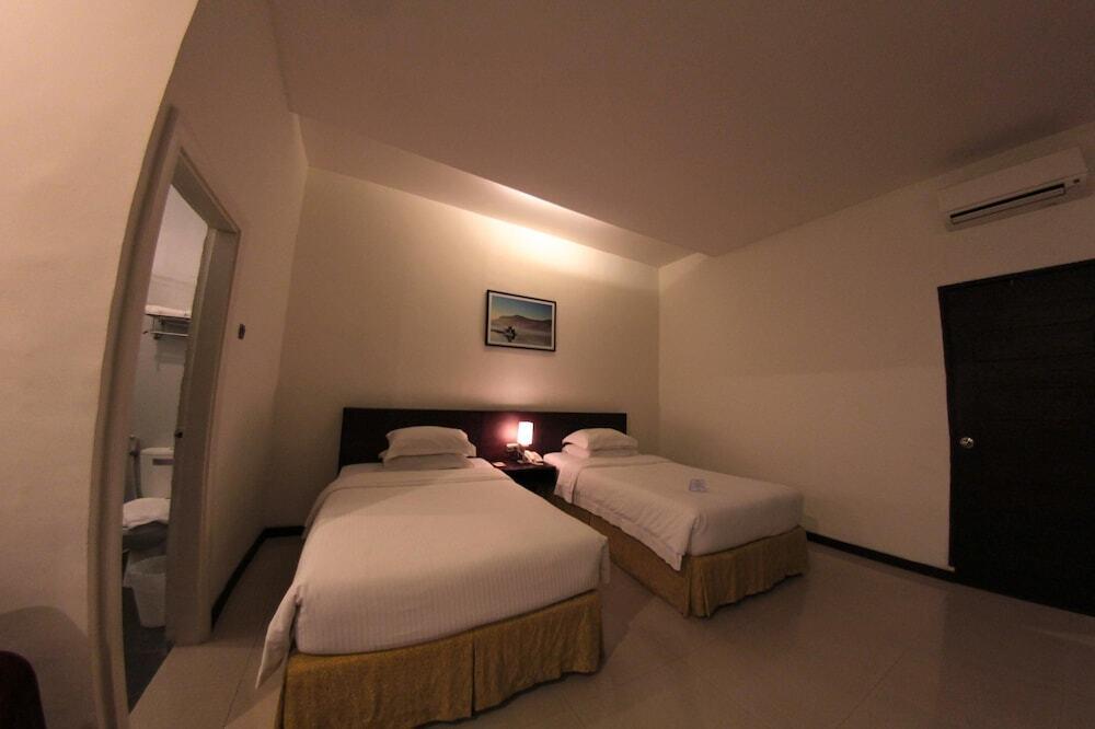 Петумбак: The Hill Hotel & Resort Sibolangit