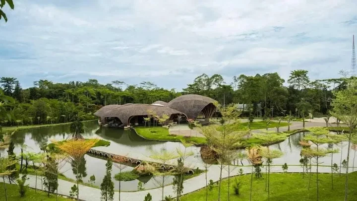 Петумбак: The Hill Hotel & Resort Sibolangit
