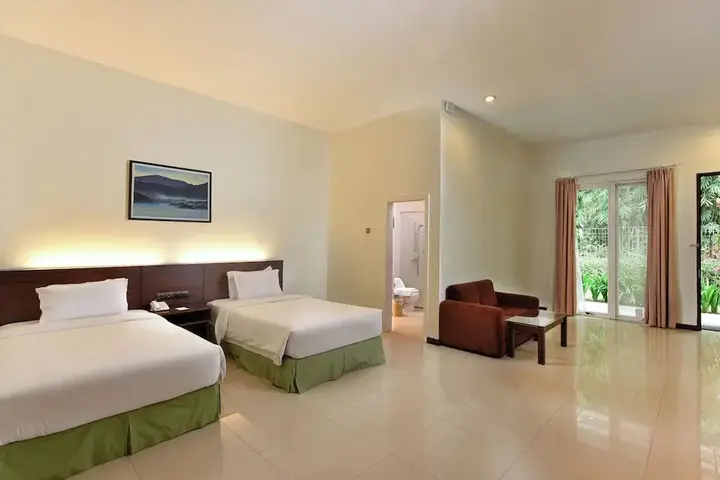 Петумбак: The Hill Hotel & Resort Sibolangit