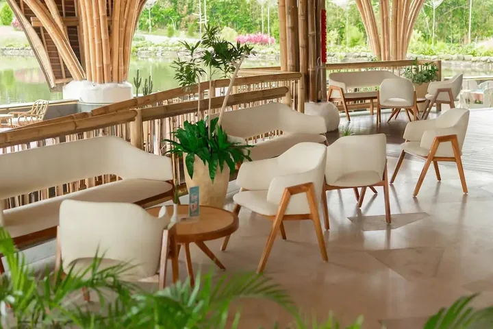 Петумбак: The Hill Hotel & Resort Sibolangit