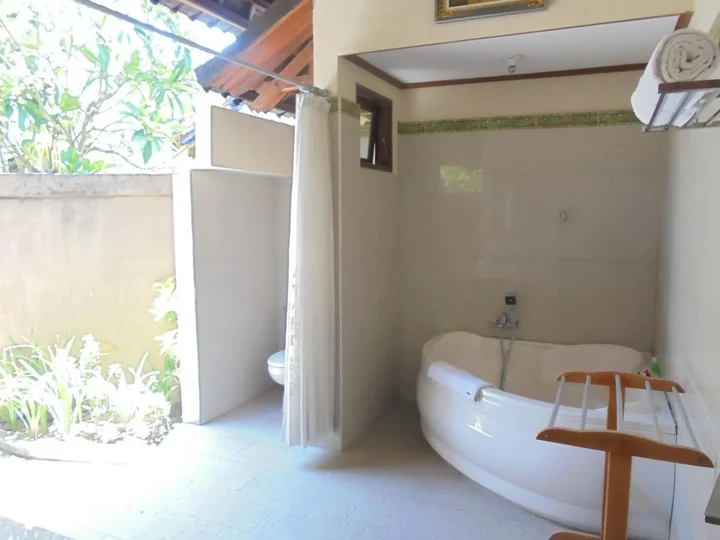 Бунутан: Arya Amed Beach Resort and Dive Center