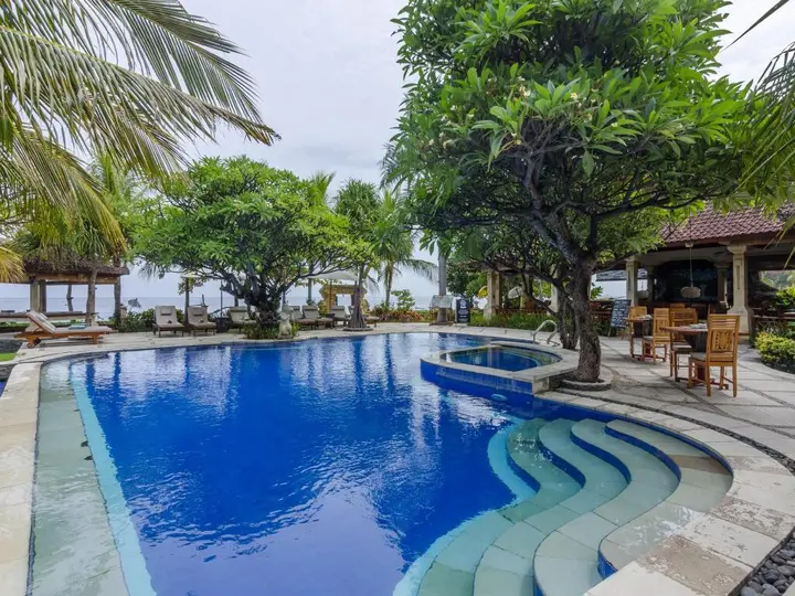 Бунутан: Arya Amed Beach Resort and Dive Center