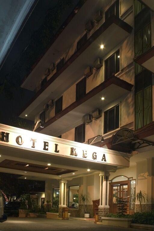Джакарта: Hotel Mega Proklamasi
