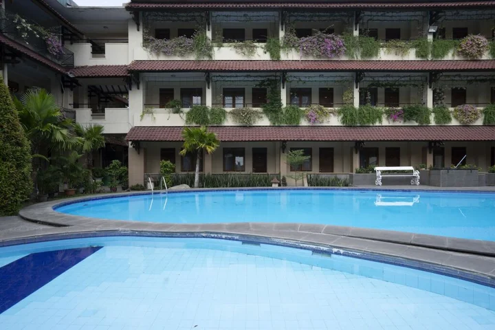 Депок: Cakra Kembang Hotel