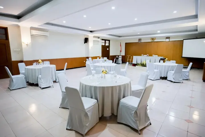 Депок: Cakra Kembang Hotel