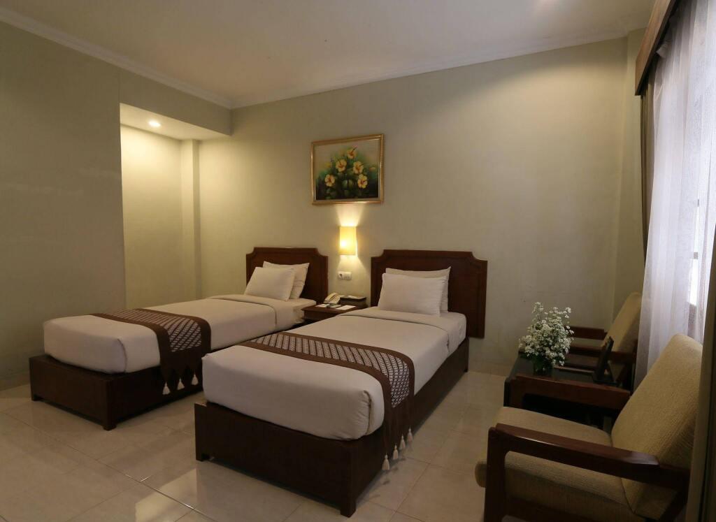 Депок: Cakra Kembang Hotel