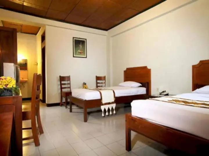 Депок: Cakra Kembang Hotel